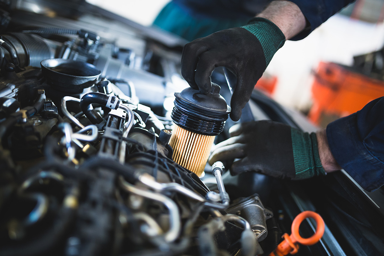 Replacing oil filter to improve INFINITI fuel efficiency