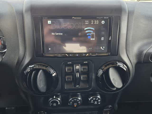 2015 Jeep Wrangler Unlimited Altitude