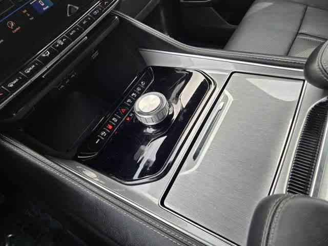 2022 Jeep Wagoneer Series III Carbide