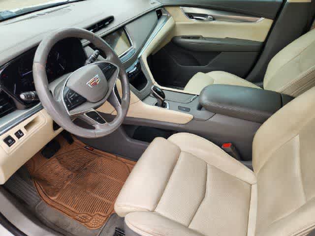 2017 Cadillac XT5 Luxury FWD
