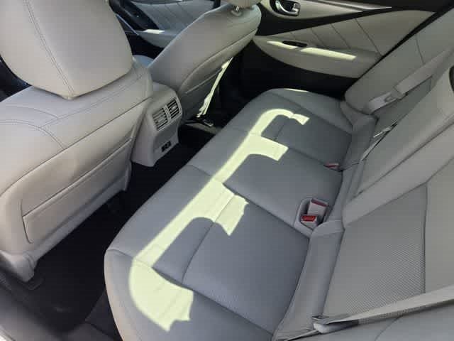 2023 INFINITI Q50 LUXE