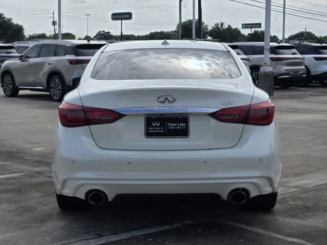 2023 INFINITI Q50 LUXE