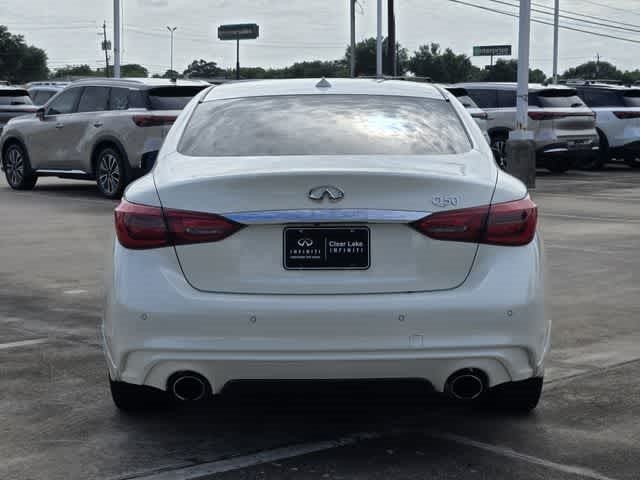 2023 INFINITI Q50 LUXE