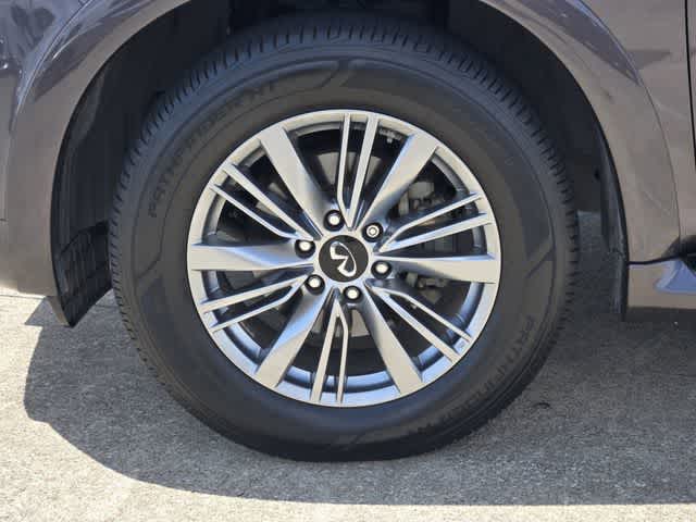 2022 INFINITI QX80 LUXE