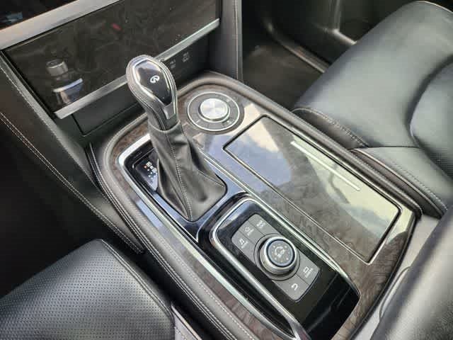 2023 INFINITI QX80 LUXE