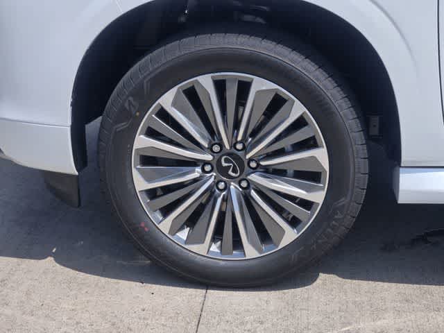 2027 INFINITI QX80 LUXE
