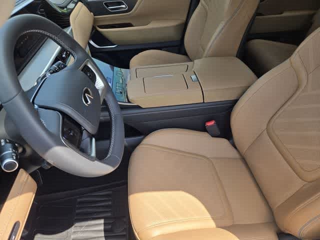 2027 INFINITI QX80 LUXE
