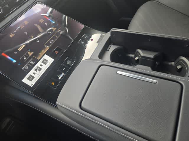 2027 INFINITI QX80 LUXE