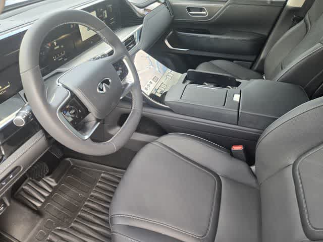 2027 INFINITI QX80 LUXE