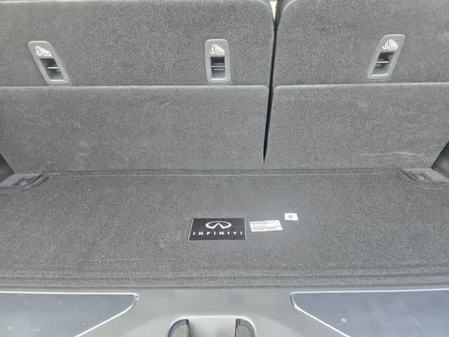 2027 INFINITI QX80 LUXE