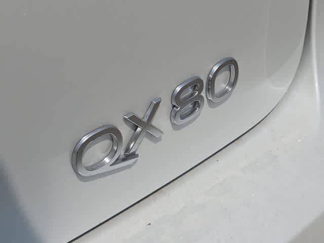 2027 INFINITI QX80 LUXE