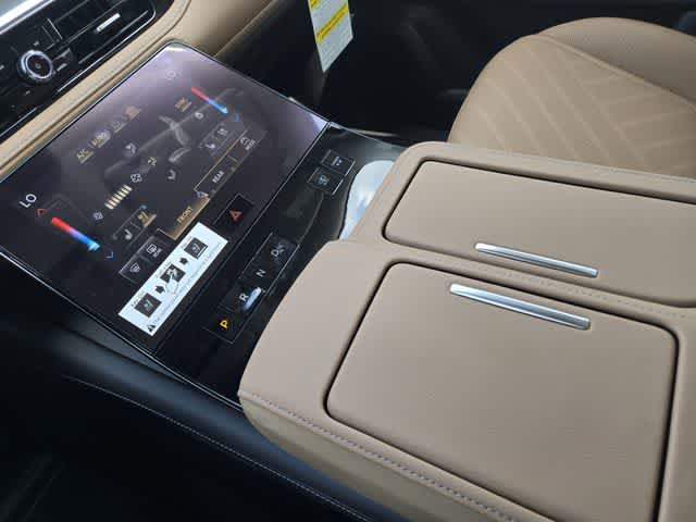 2027 INFINITI QX80 LUXE
