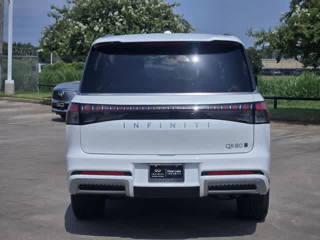 2027 INFINITI QX80 LUXE
