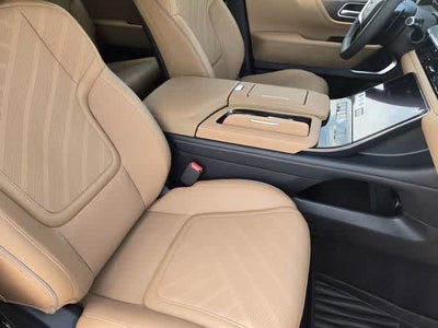 2027 INFINITI QX80 LUXE