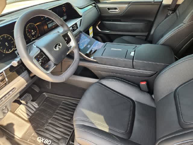 2027 INFINITI QX80 LUXE
