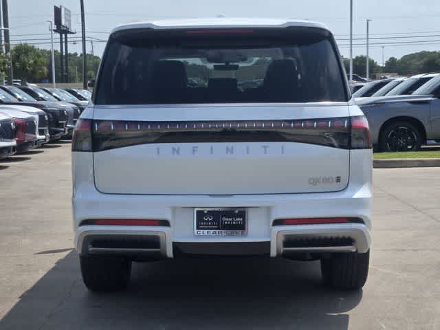 2027 INFINITI QX80 LUXE