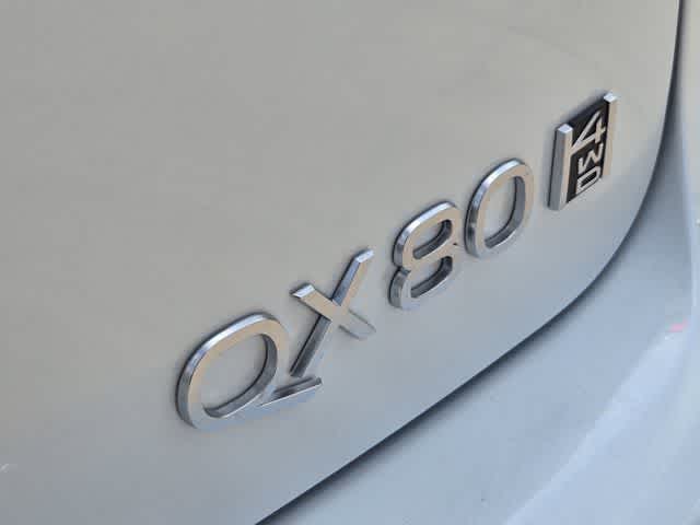 2027 INFINITI QX80 LUXE