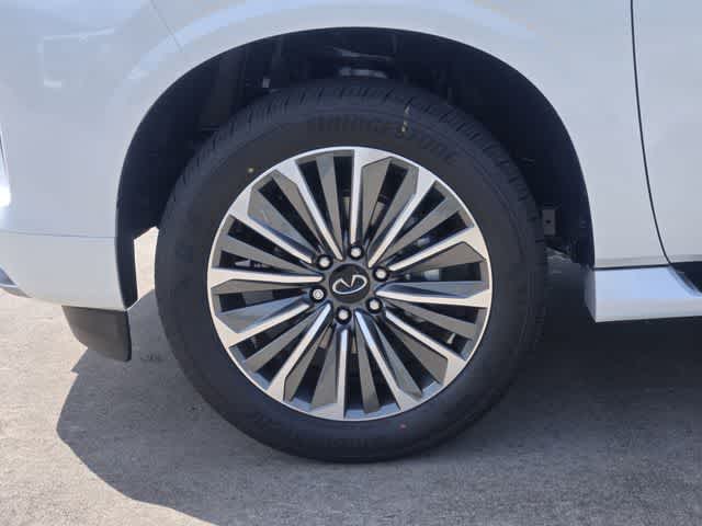 2027 INFINITI QX80 LUXE