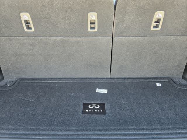 2027 INFINITI QX80 LUXE