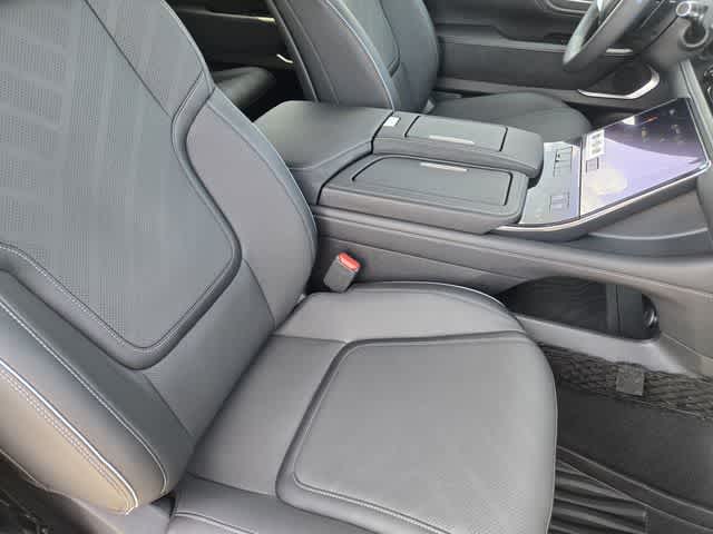 2027 INFINITI QX80 LUXE