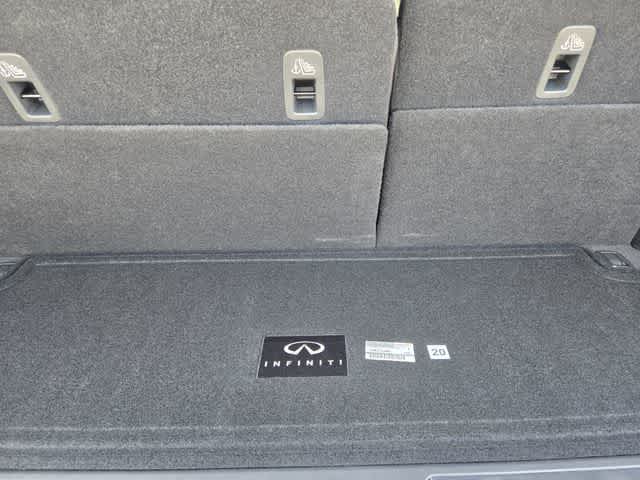 2027 INFINITI QX80 LUXE