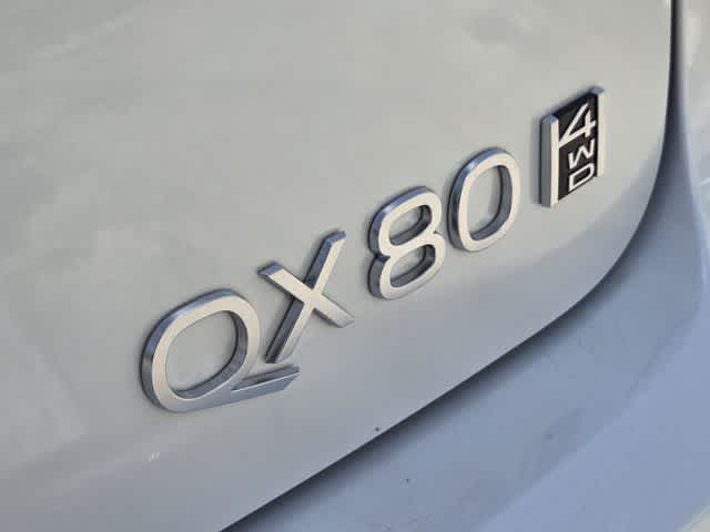 2027 INFINITI QX80 LUXE