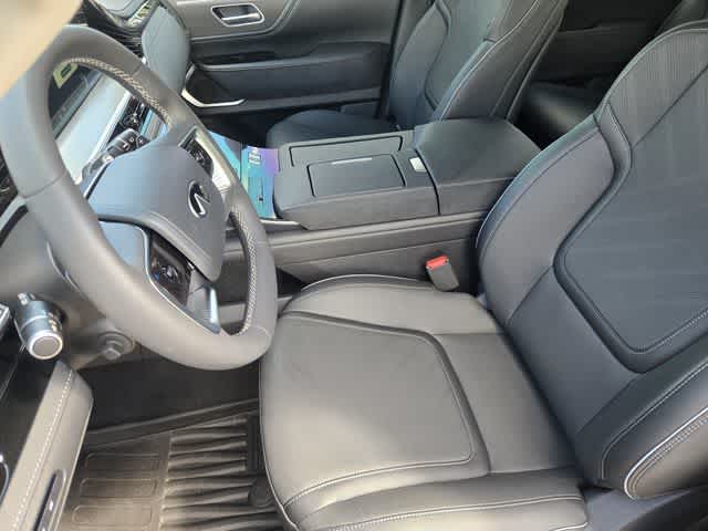 2027 INFINITI QX80 LUXE