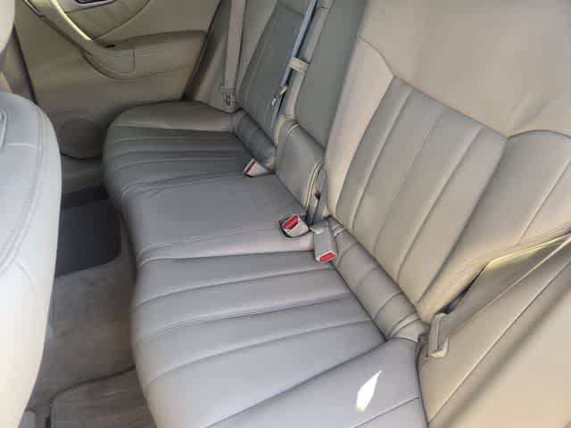 2016 INFINITI QX70 RWD 4dr