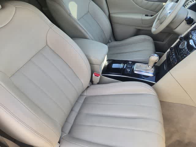 2016 INFINITI QX70 RWD 4dr