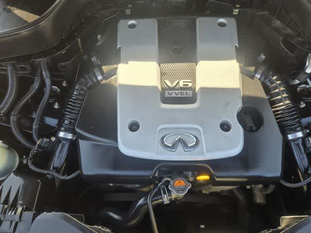 2016 INFINITI QX70 RWD 4dr