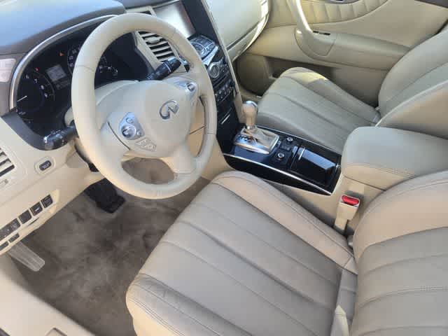 2016 INFINITI QX70 RWD 4dr
