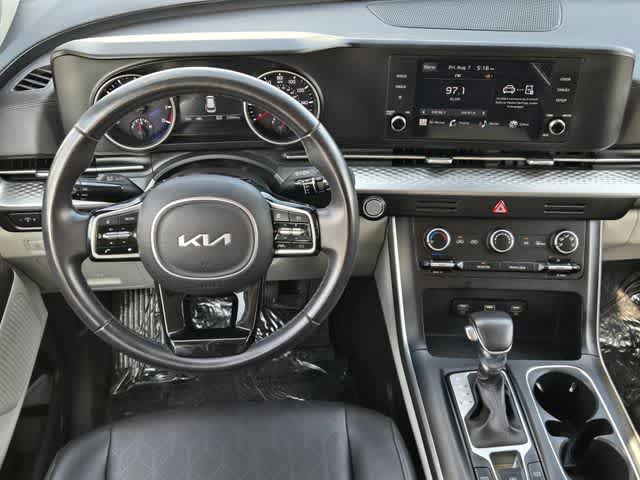 2024 Kia Carnival LX
