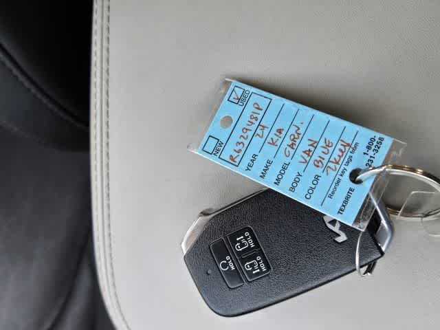2024 Kia Carnival LX