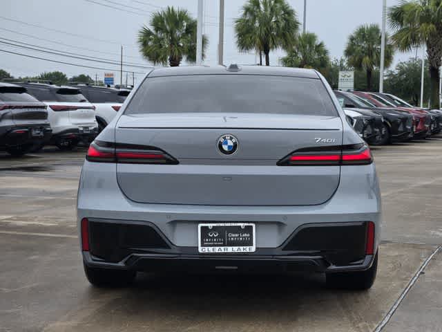 2023 BMW 740i 740i