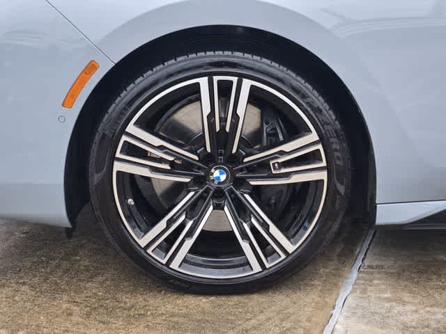 2023 BMW 740i 740i