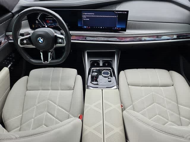 2023 BMW 740i 740i