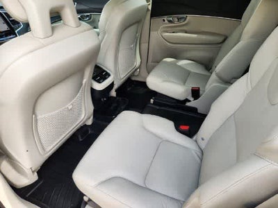 2020 Volvo XC90 Momentum