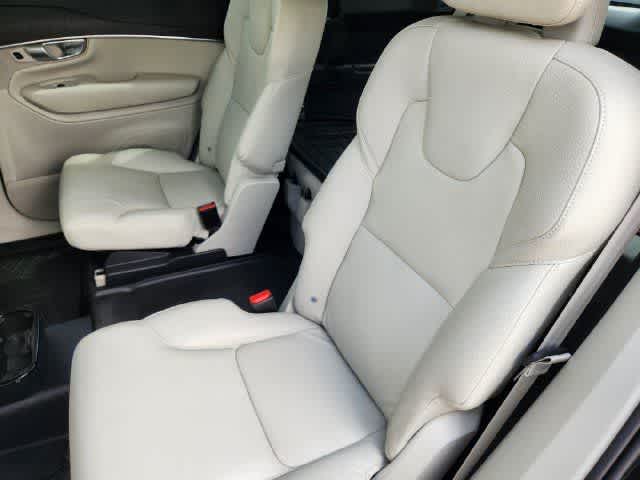 2020 Volvo XC90 Momentum