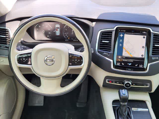 2020 Volvo XC90 Momentum
