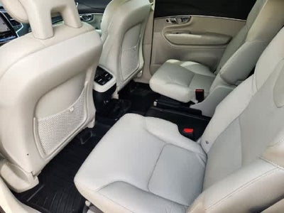 2020 Volvo XC90 Momentum