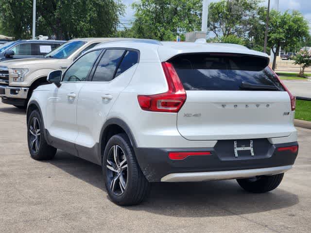 2025 Volvo XC40 Core Bright Theme
