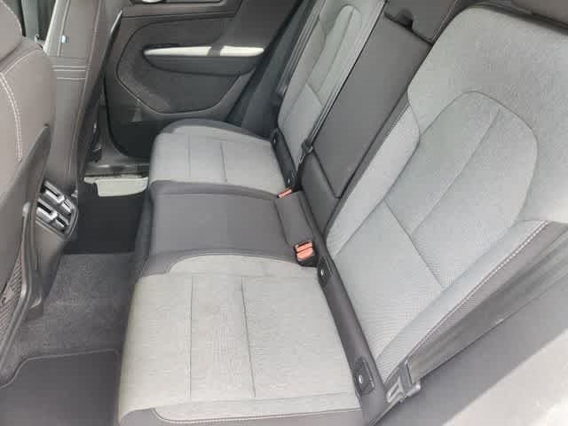 2025 Volvo XC40 Core Bright Theme