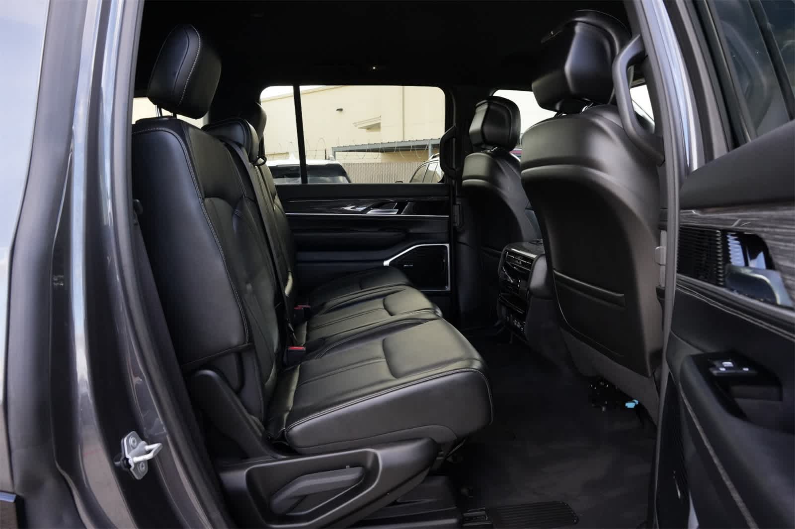 2022 Jeep Wagoneer Series II