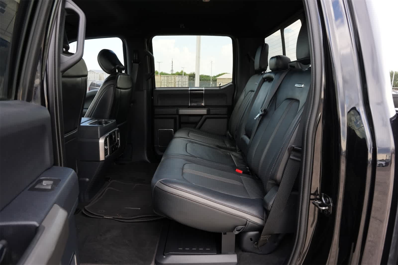 2022 Ford Super Duty F-250 SRW Platinum