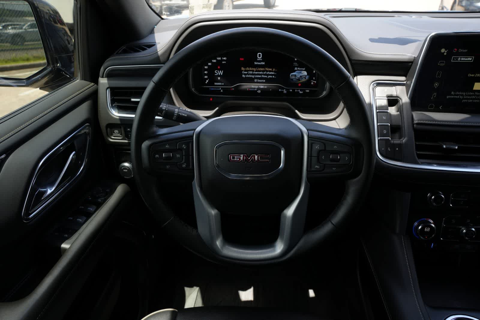 2023 GMC Yukon SLT