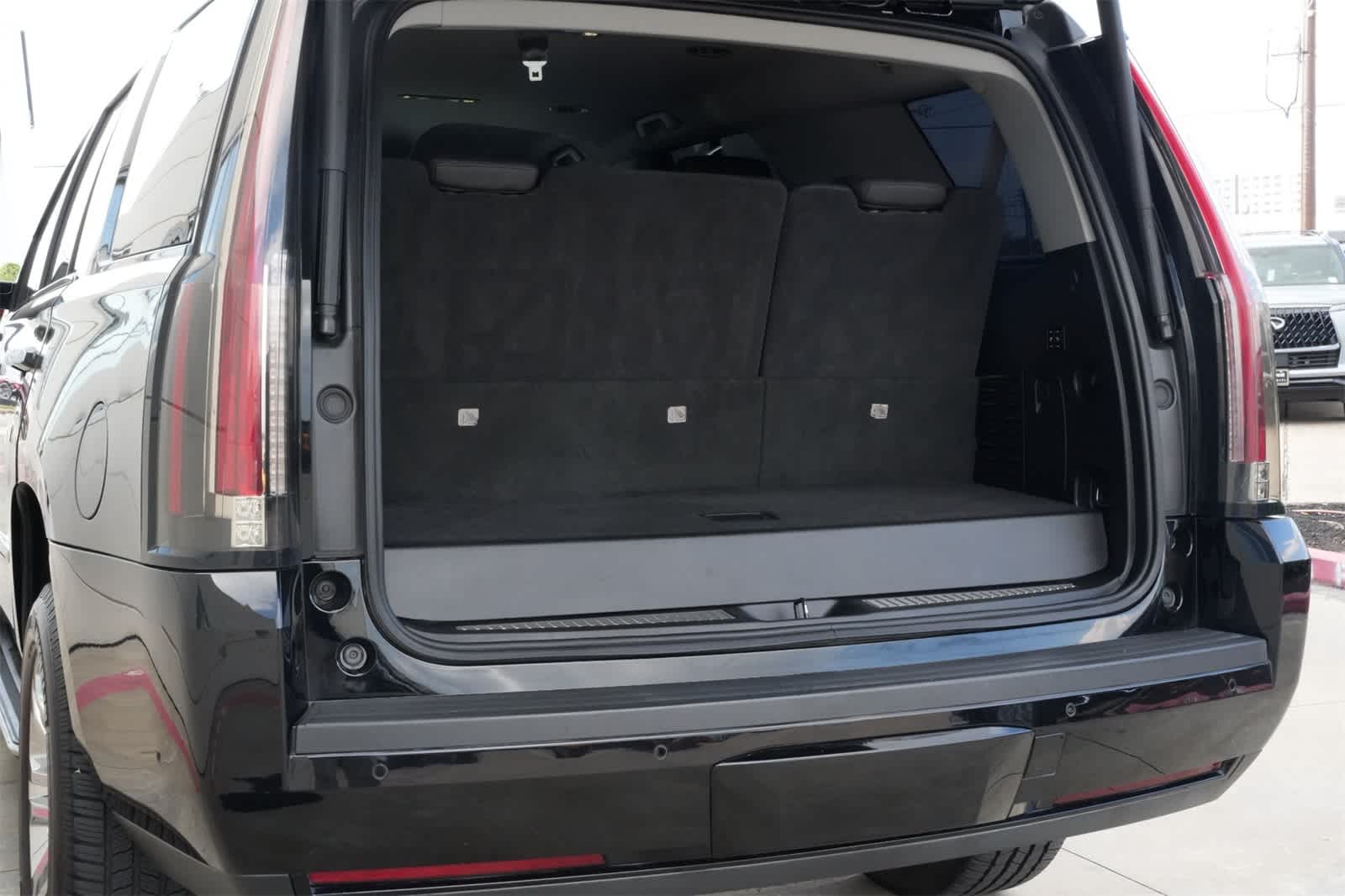 2020 Cadillac Escalade 2WD 4dr