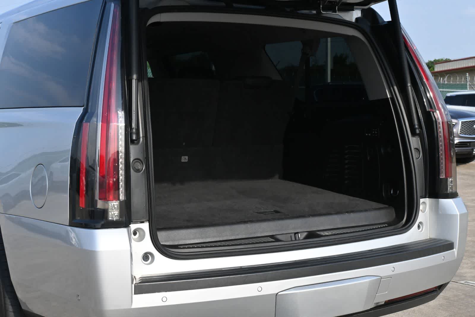 2019 Cadillac Escalade ESV Luxury