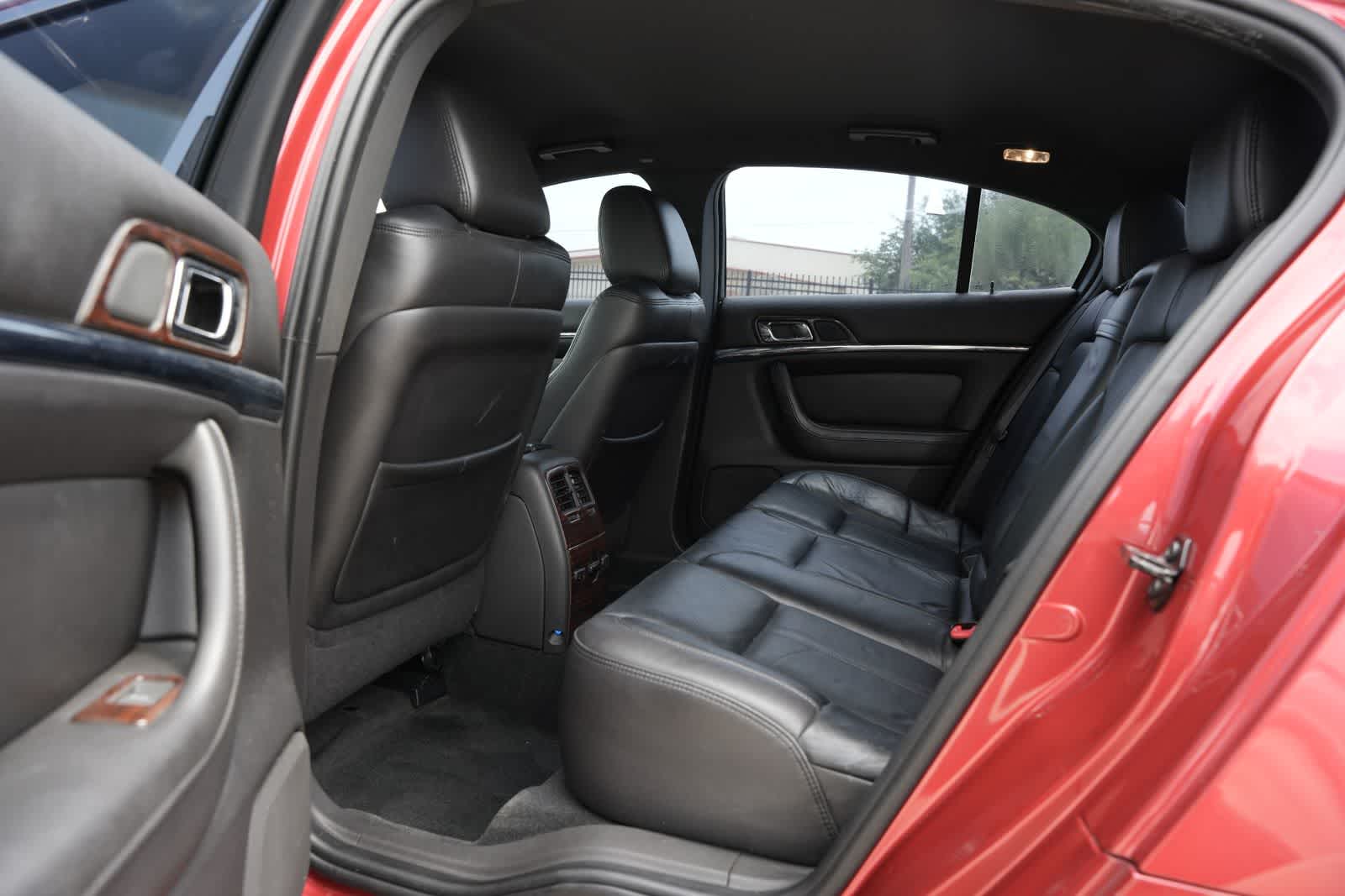 2011 Lincoln MKS 4dr Sdn 3.7L FWD