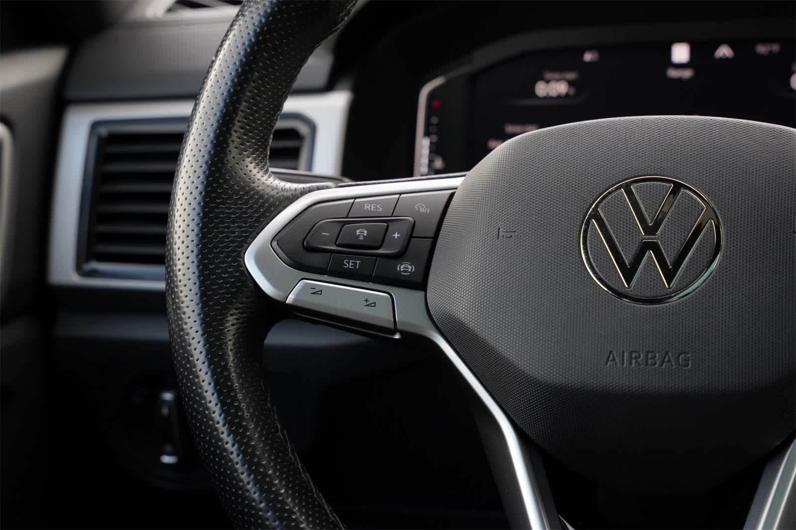 2020 Volkswagen Atlas Cross Sport 3.6L V6 SEL Premium R-Line