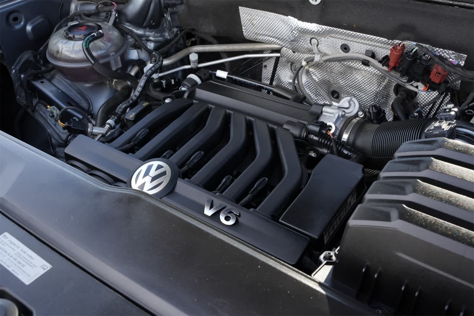 2020 Volkswagen Atlas Cross Sport 3.6L V6 SEL Premium R-Line